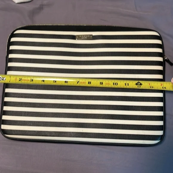 Kate Spade padded laptop sleeve - Picture 5 of 6